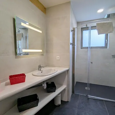 Familiale Avec Spa, Billard, Et Parking Prive - Fr-1-589-321 بيت للعطل *