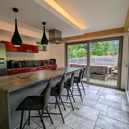 Familiale Avec Spa, Billard, Et Parking Prive - Fr-1-589-321